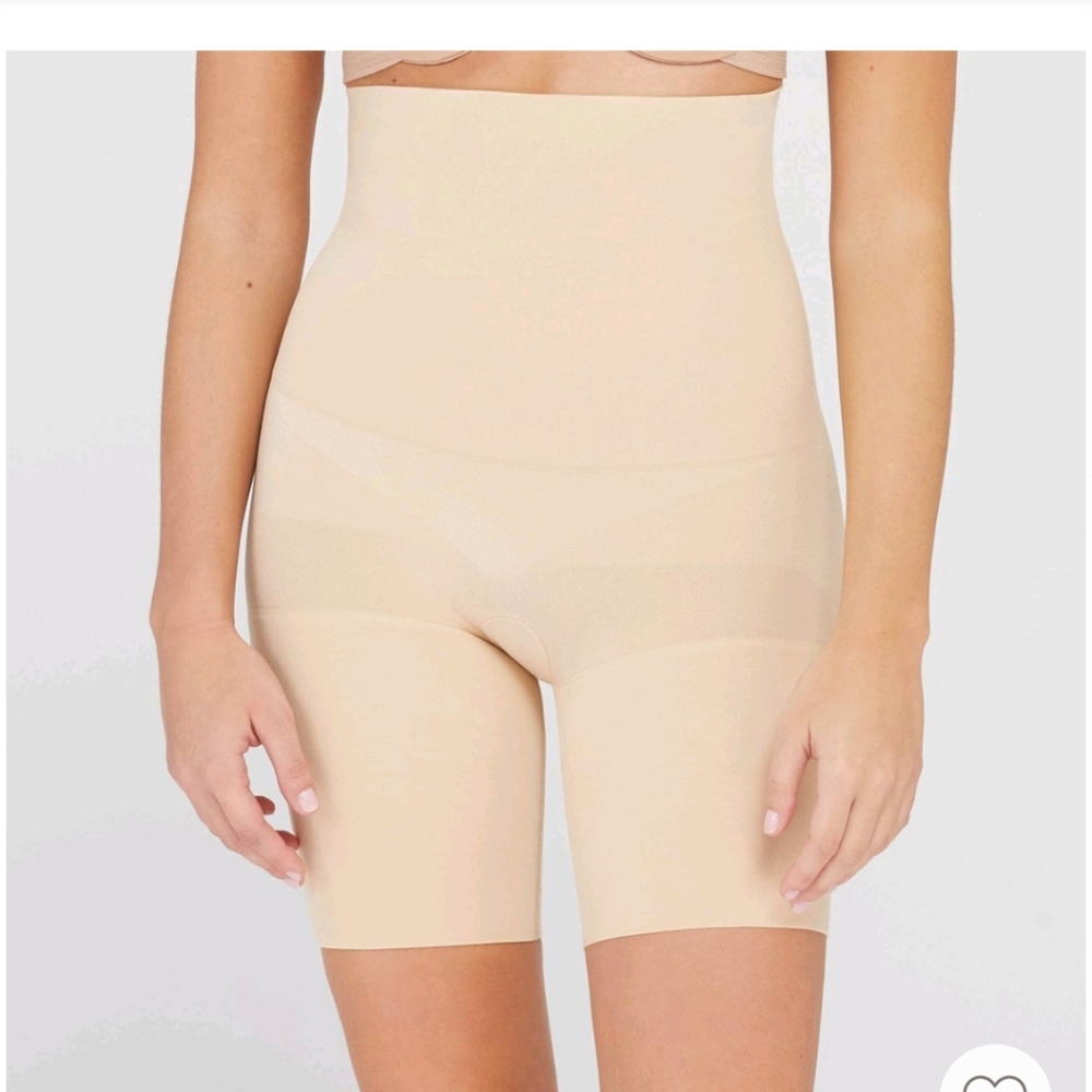 NWT Assets by Spanx, Shaping High-Waist Short